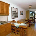 Faluas Apartament *
